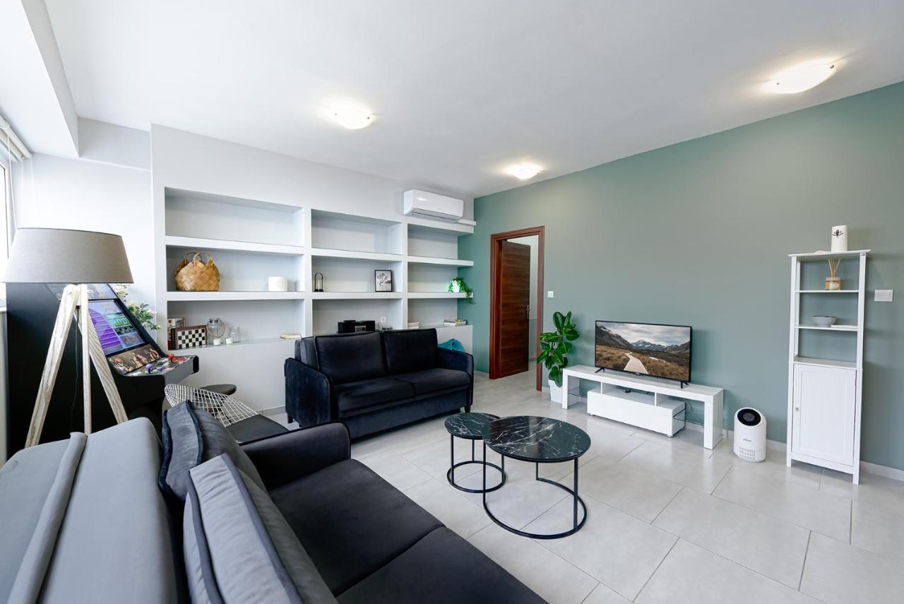 Patras' Hitech Apartment Zewnętrze zdjęcie