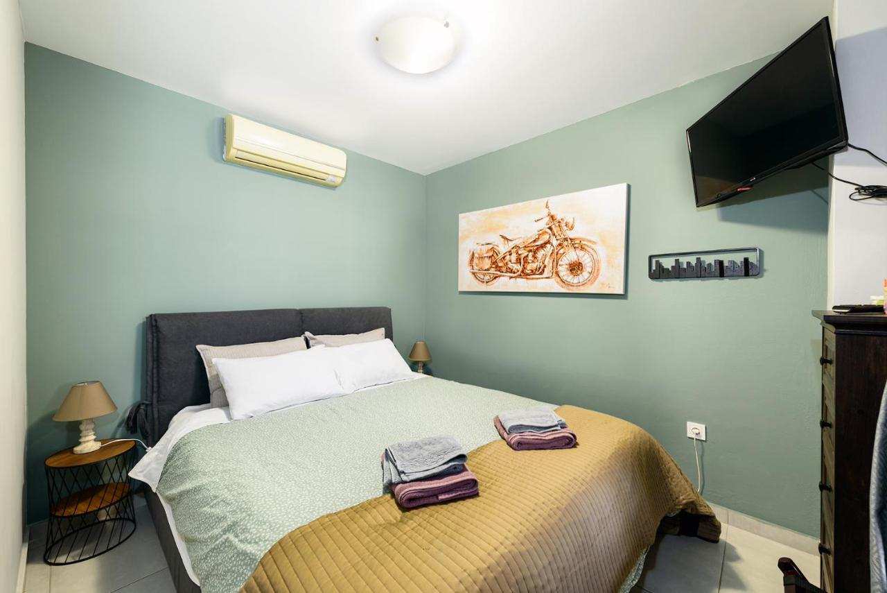 Patras' Hitech Apartment Zewnętrze zdjęcie